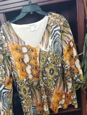 Signature Women's Mixed Animal Print V-Neck Tunic in Olive, Mustard & Cream